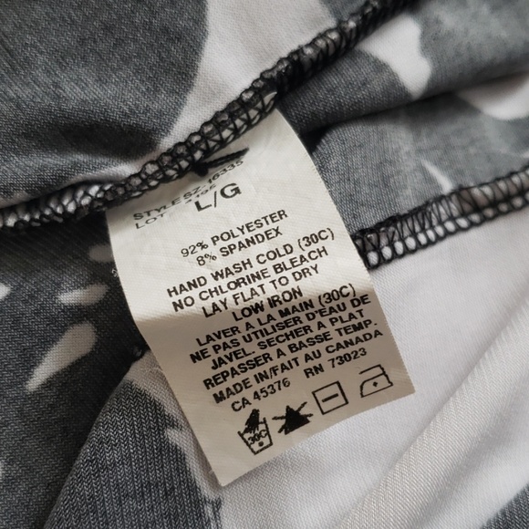 Black and white flutter sleeve tunic - Picture 5 of 5